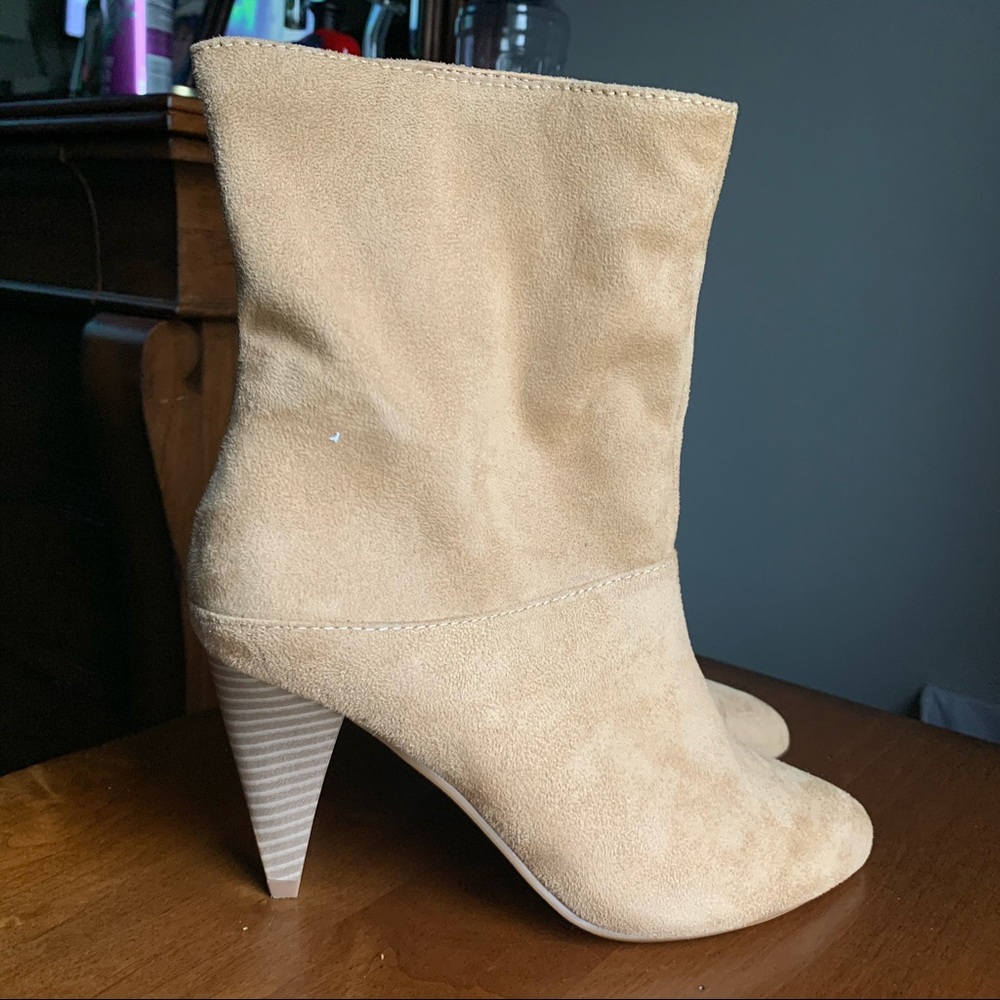 GET THE LOOK!! - LIKE NEW Tan Suede Booties - Picture 3 of 3